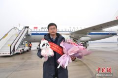 成都国际航空枢纽年旅客